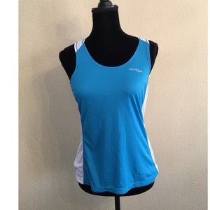Saucony athletic tank top medium  activewear